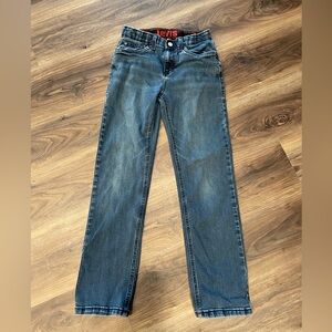Levi’s 514 Boys size 14reg straight leg jean with cinch to fit inside waistband.